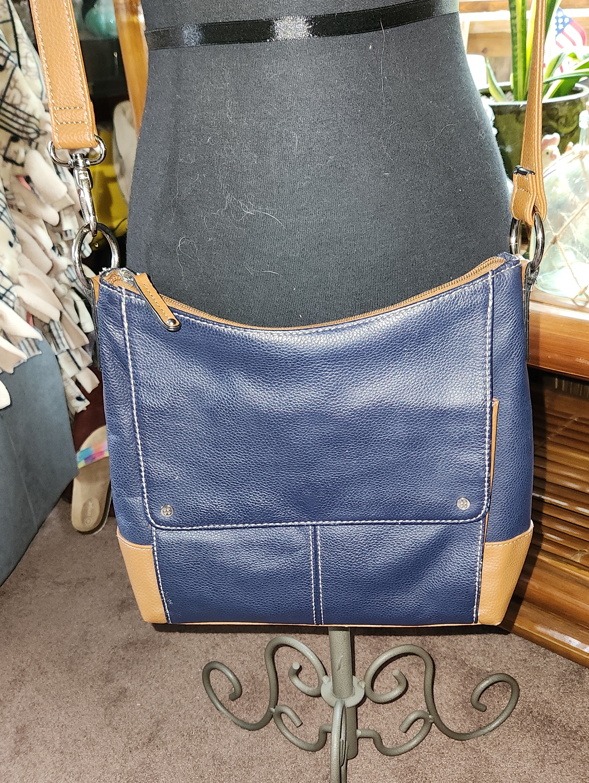Naturalizer Genuine Leather 2-Way Carry Bag
